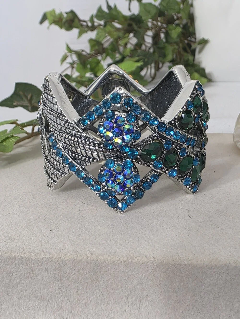 Vintage Silver Tone Emerald & Sapphire Blue Rhinestone Hinged Cuff Bracelet